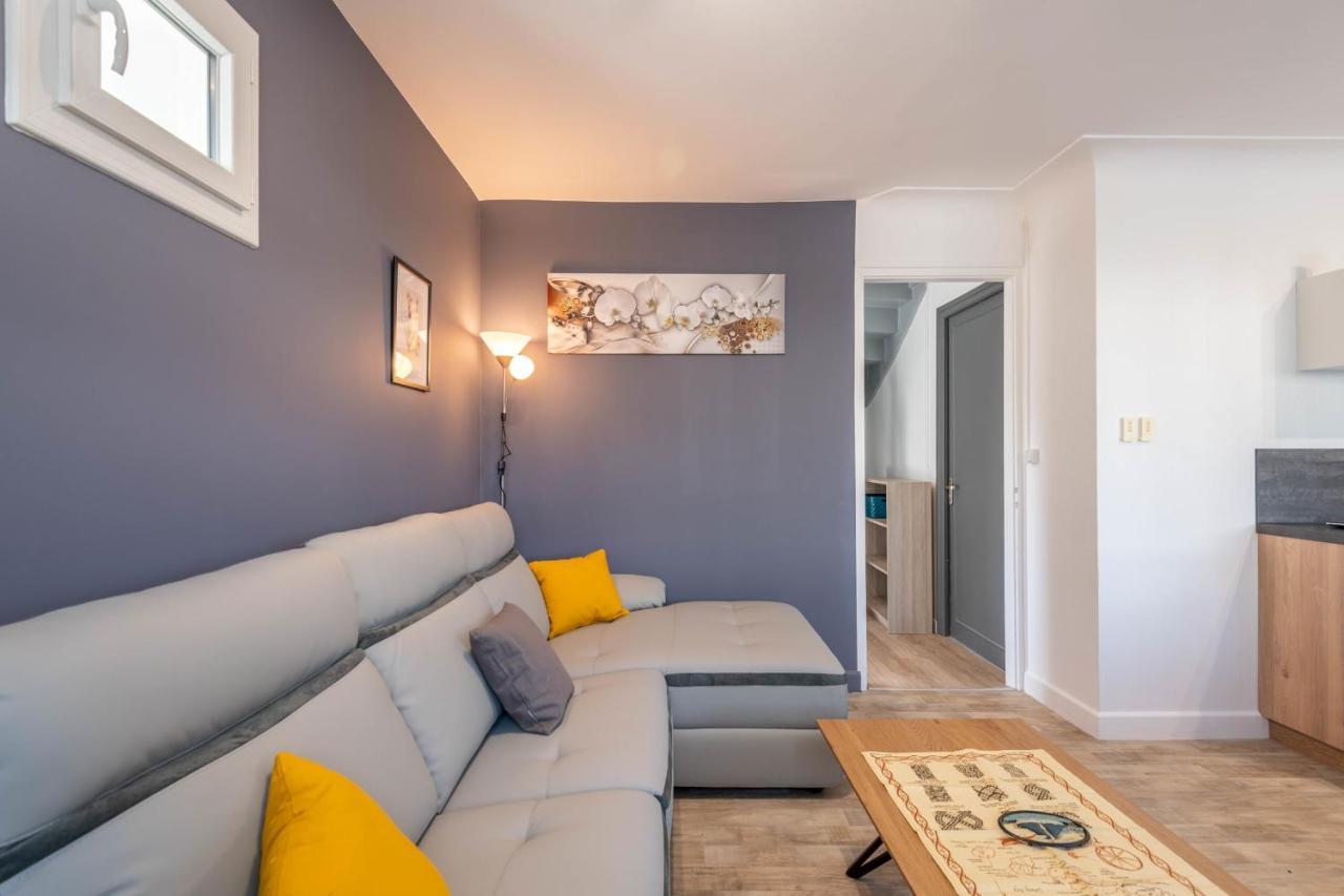 Ideally Located Furnished Townhouse With 3 Bedrooms Parking & Garden Annecy Luaran gambar