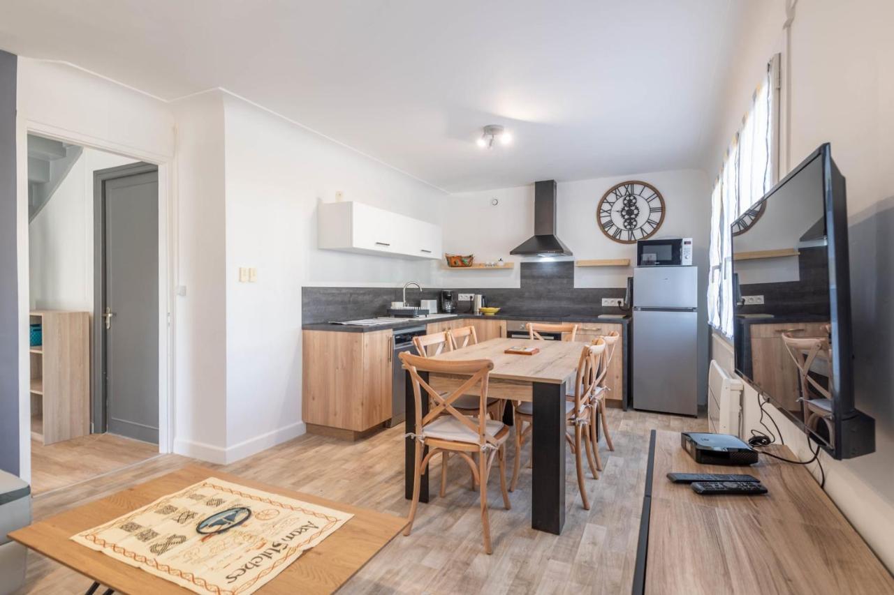 Ideally Located Furnished Townhouse With 3 Bedrooms Parking & Garden Annecy Luaran gambar