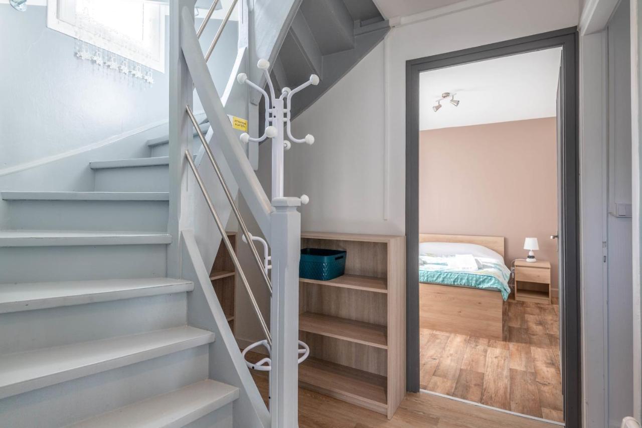 Ideally Located Furnished Townhouse With 3 Bedrooms Parking & Garden Annecy Luaran gambar