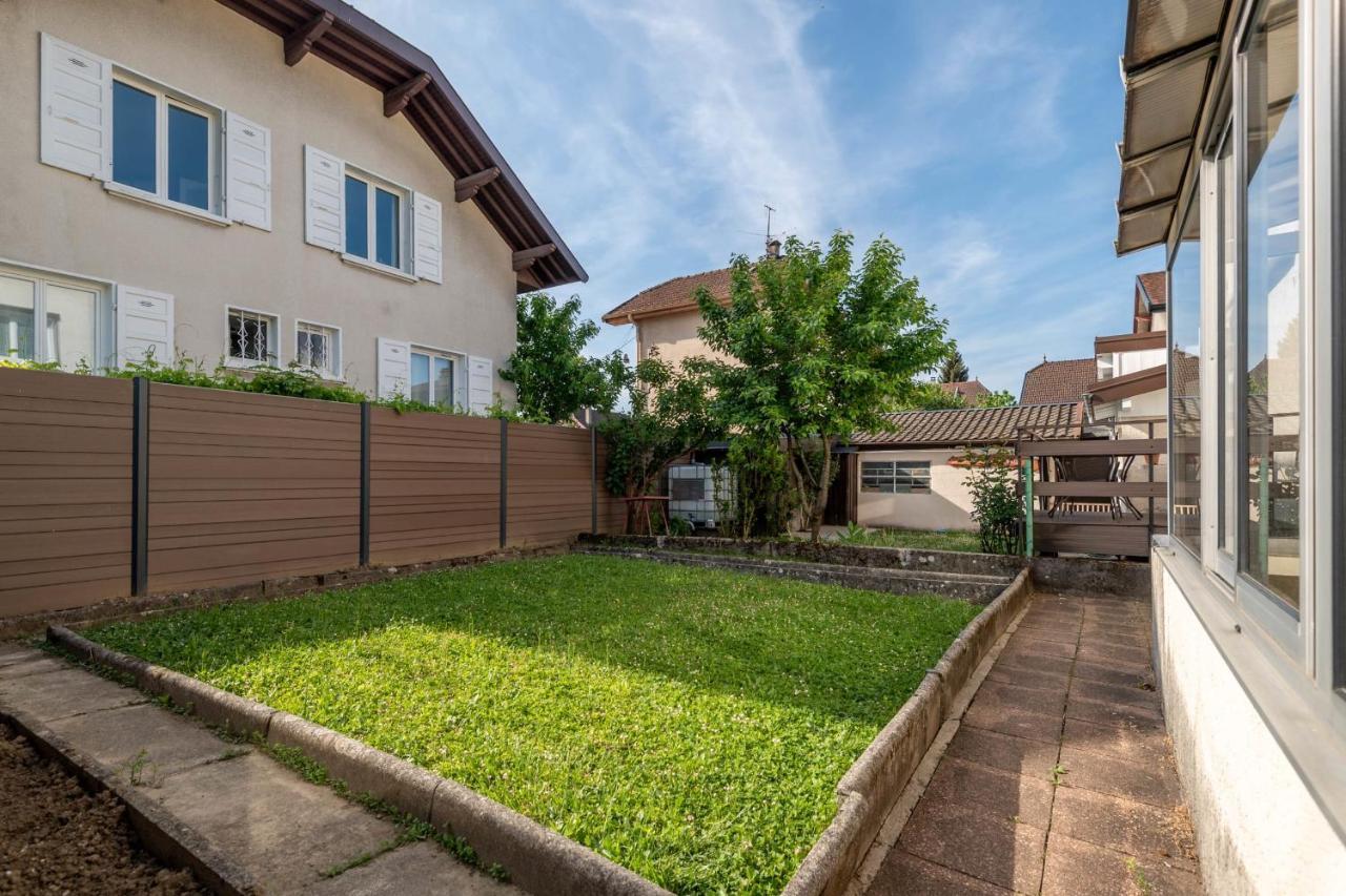 Ideally Located Furnished Townhouse With 3 Bedrooms Parking & Garden Annecy Luaran gambar