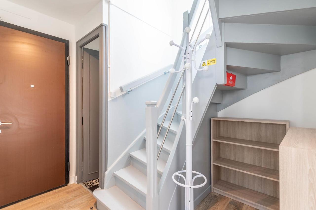 Ideally Located Furnished Townhouse With 3 Bedrooms Parking & Garden Annecy Luaran gambar