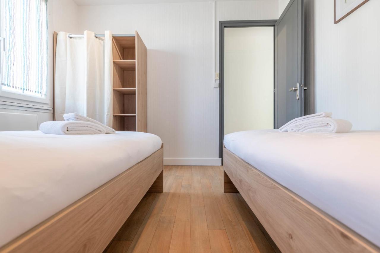 Ideally Located Furnished Townhouse With 3 Bedrooms Parking & Garden Annecy Luaran gambar