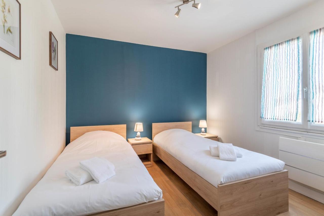 Ideally Located Furnished Townhouse With 3 Bedrooms Parking & Garden Annecy Luaran gambar